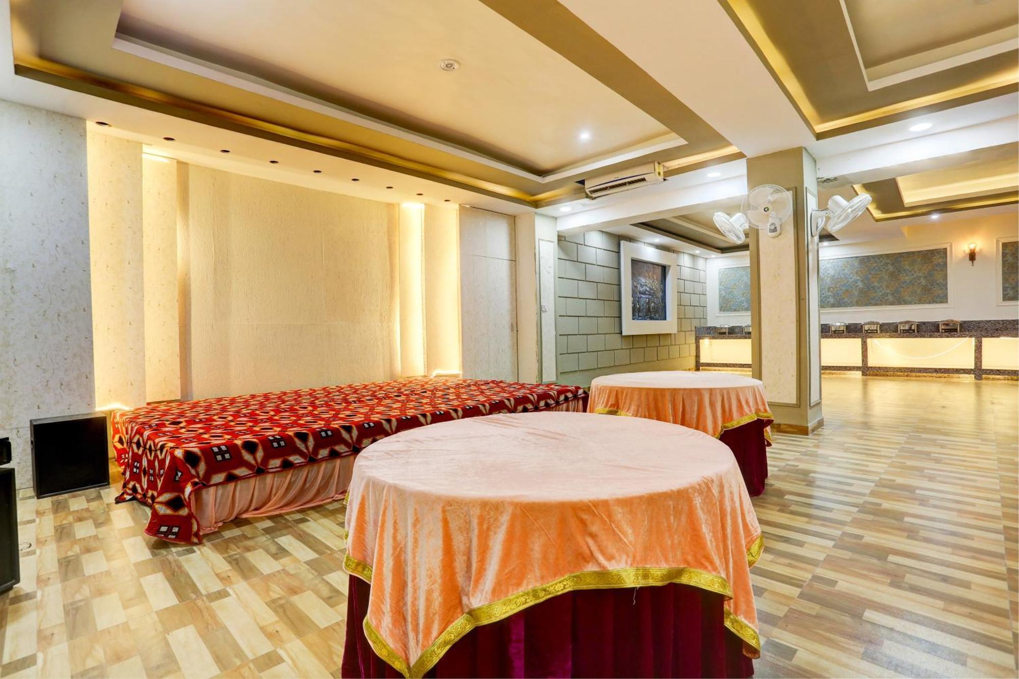 Hotel Collection O Jairaj Alwar Exterior foto