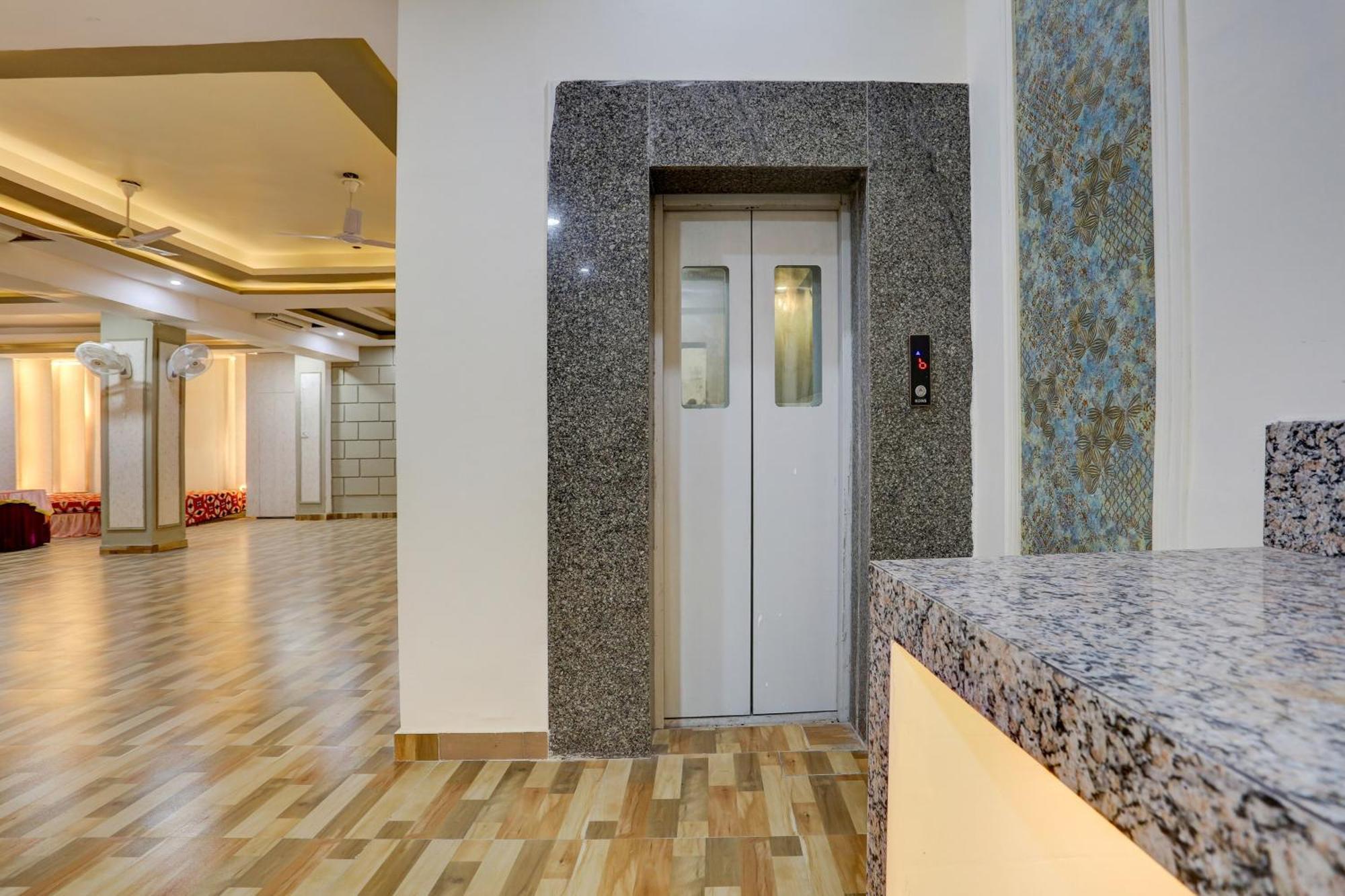 Hotel Collection O Jairaj Alwar Exterior foto