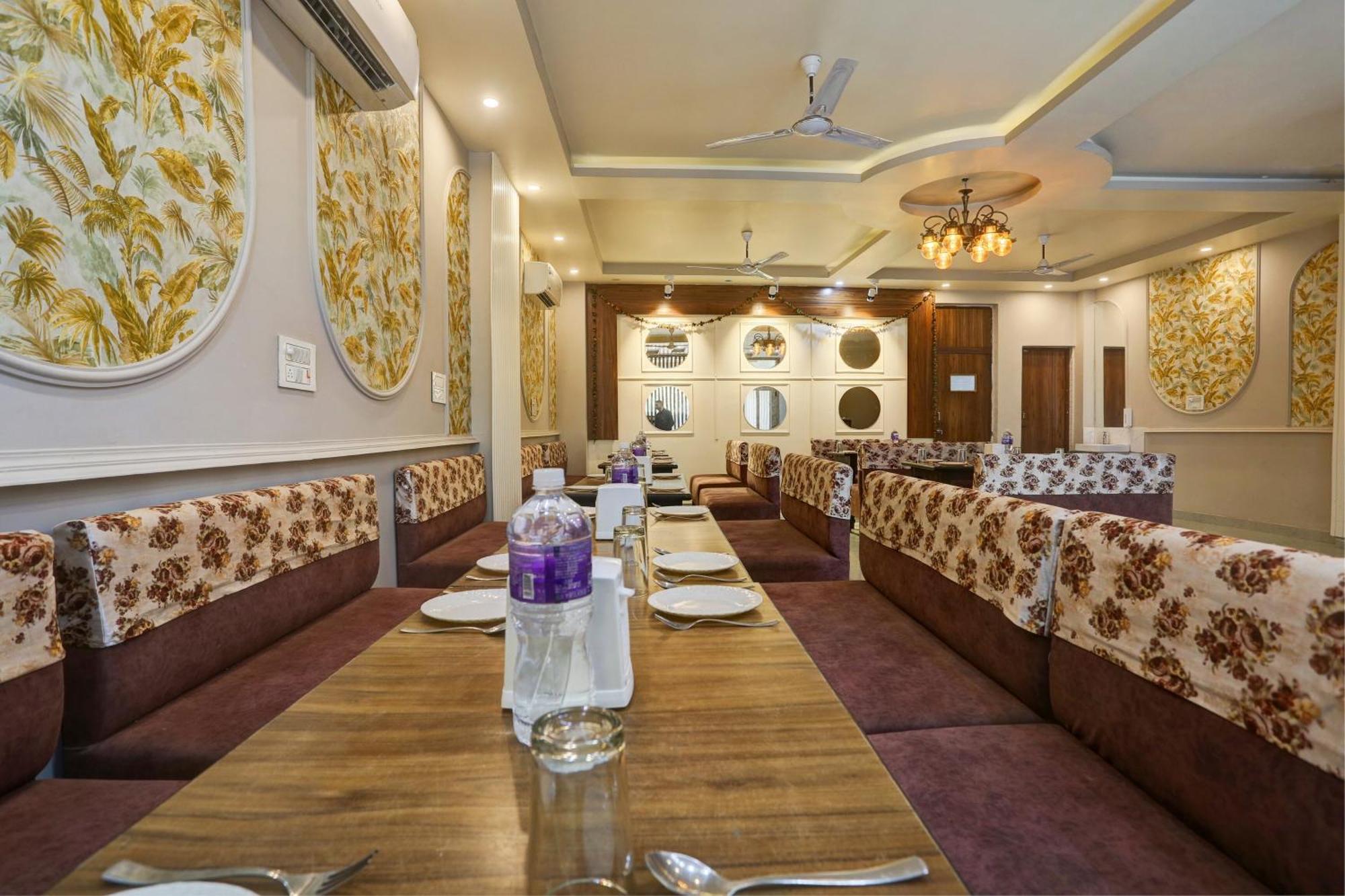 Hotel Collection O Jairaj Alwar Exterior foto