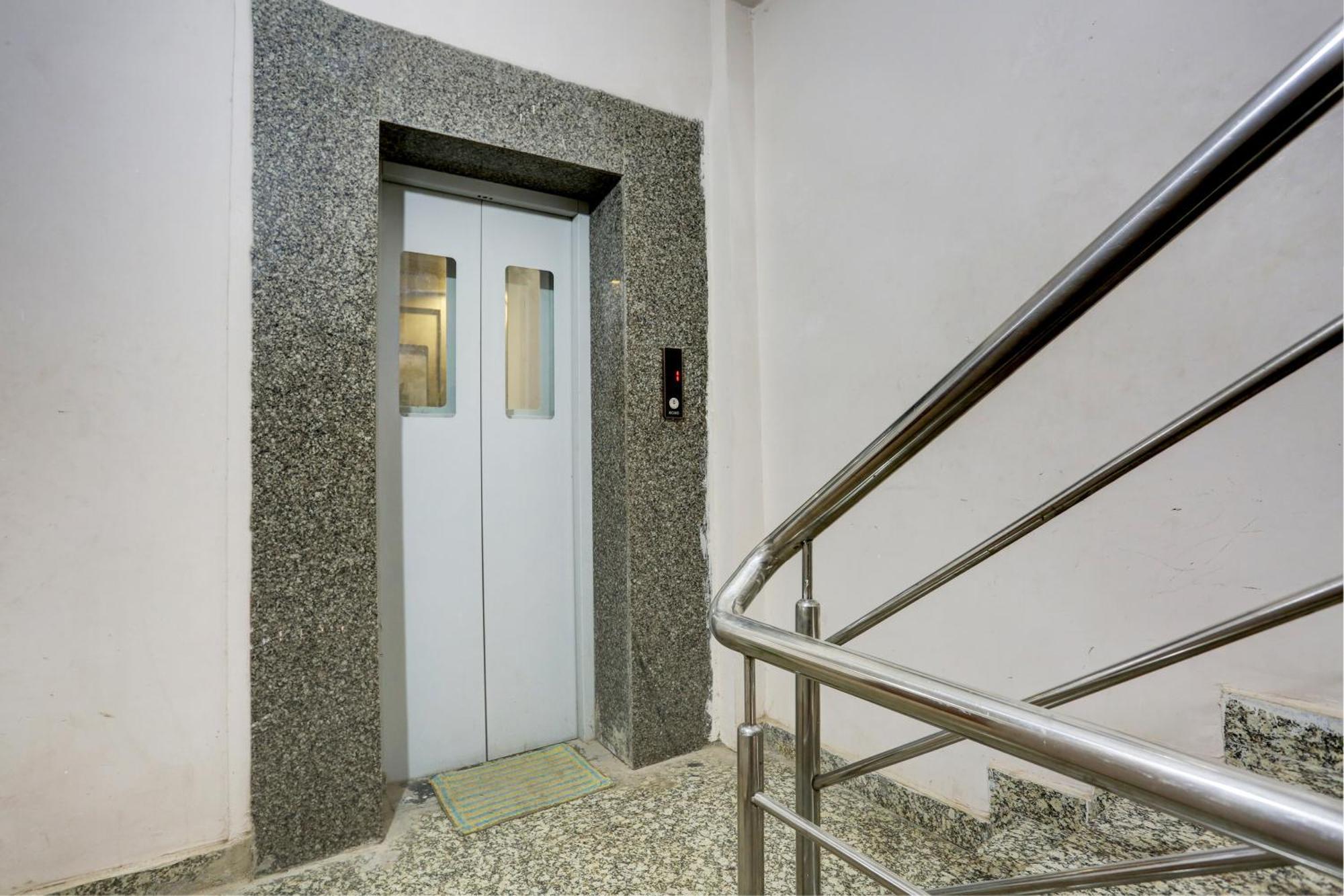 Hotel Collection O Jairaj Alwar Exterior foto