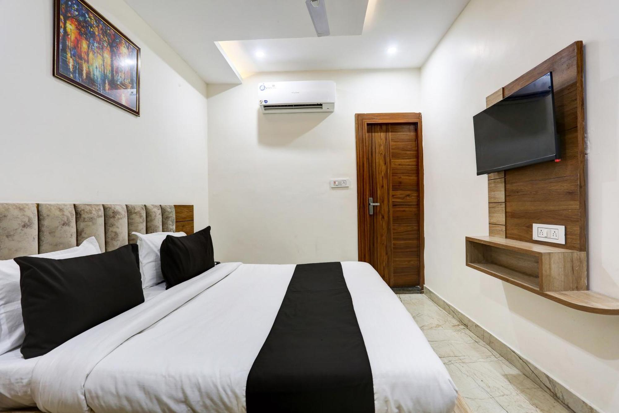 Hotel Collection O Jairaj Alwar Exterior foto