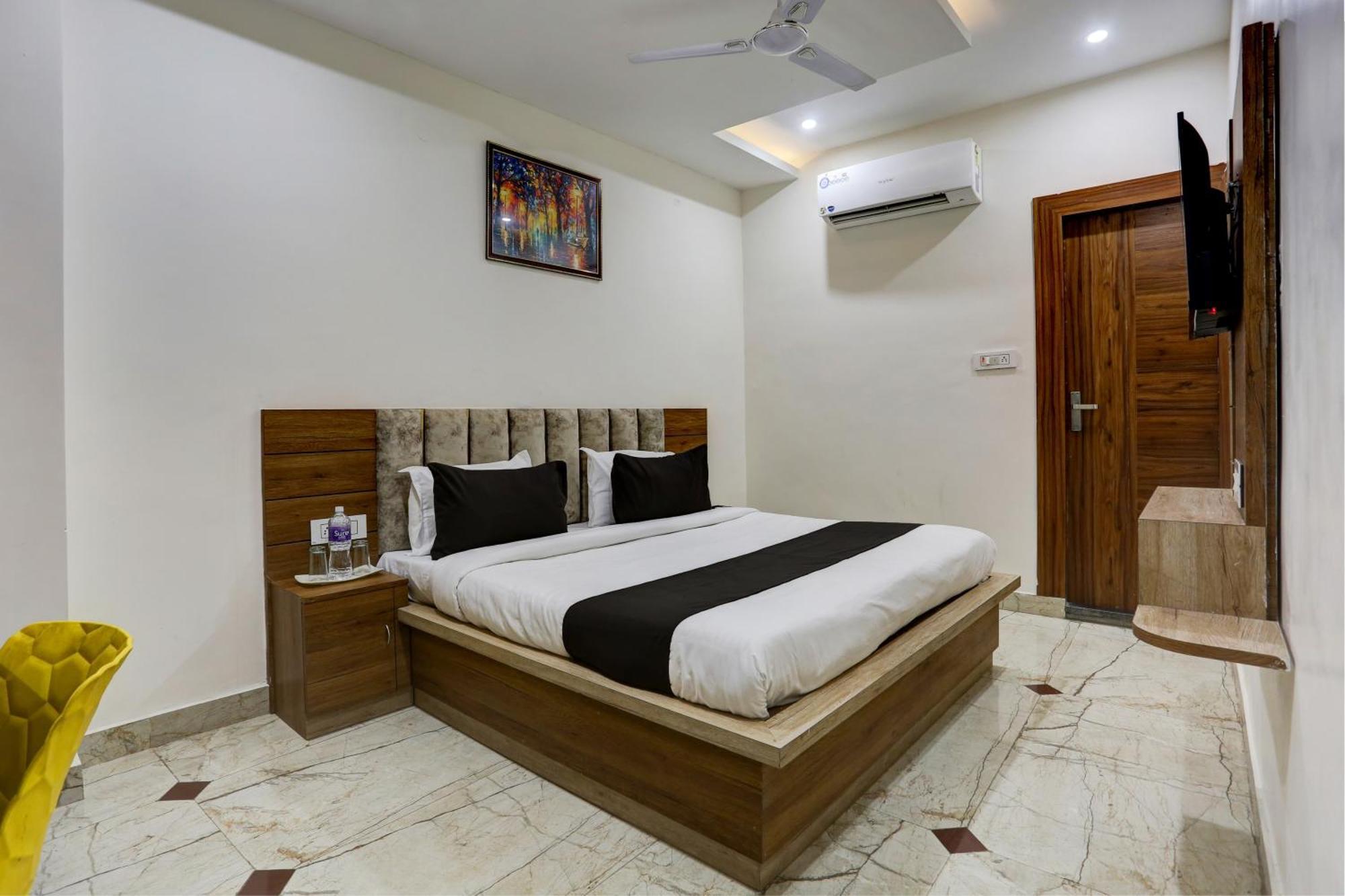 Hotel Collection O Jairaj Alwar Exterior foto