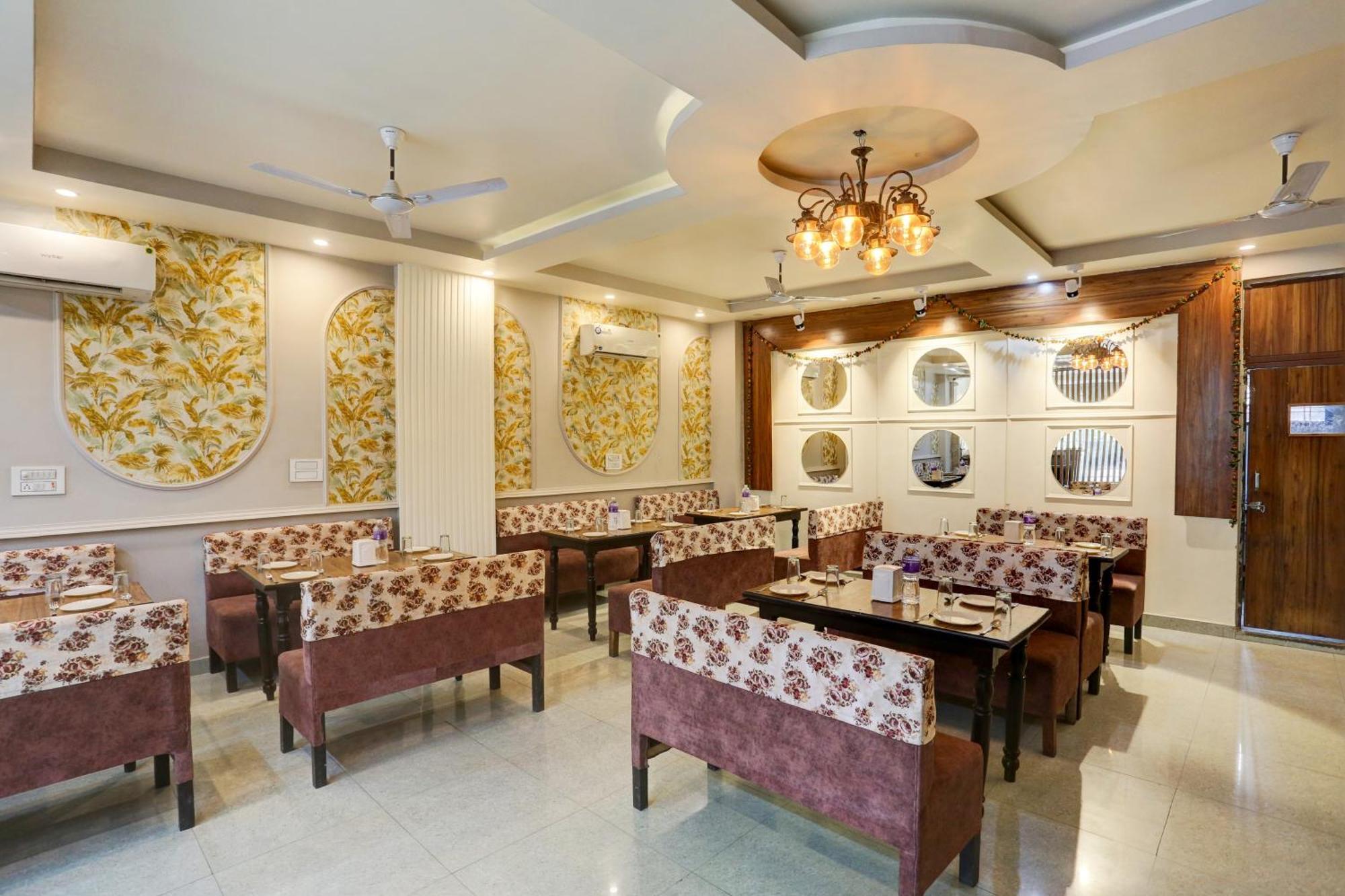 Hotel Collection O Jairaj Alwar Exterior foto